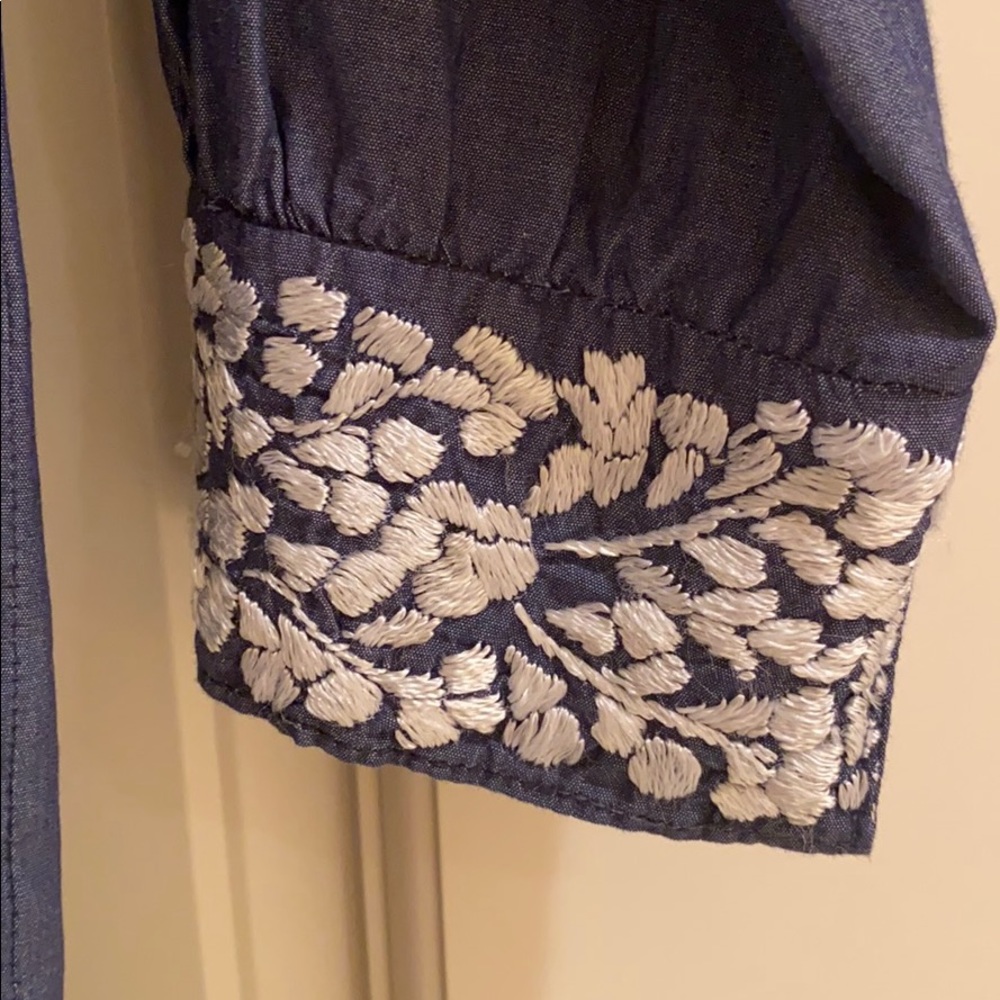 Embroidered Top - Picture 4 of 6